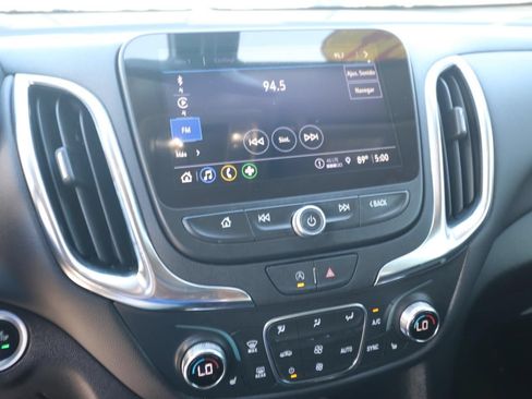 Used 2024 Chevrolet Equinox LT FWD image 17