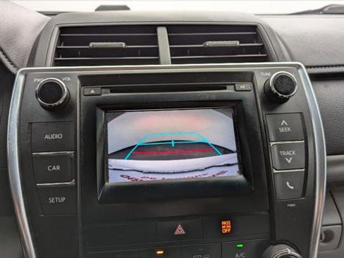 Used 2015 Toyota Camry LE image 27