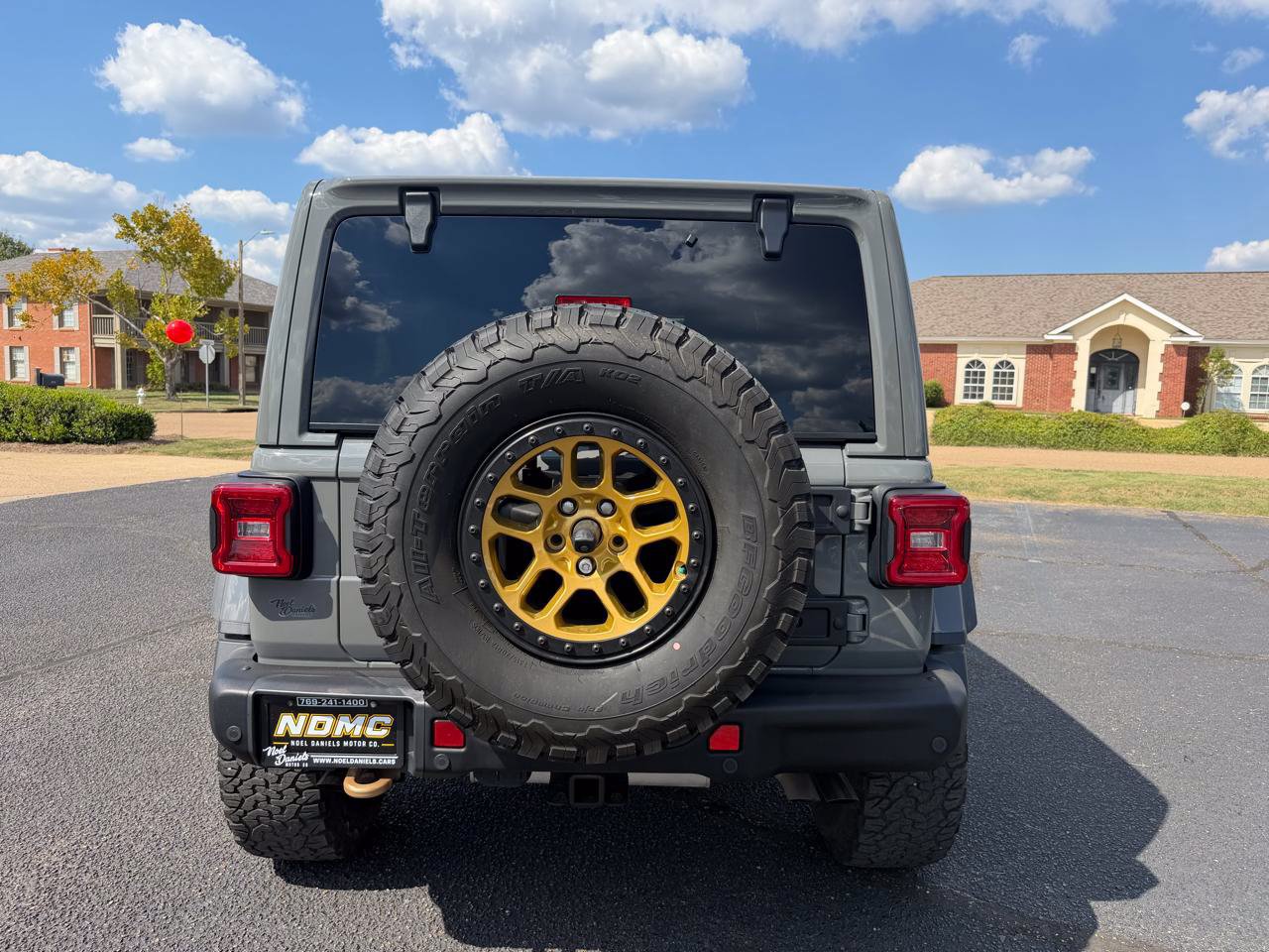 Used 2023 Jeep Wrangler Unlimited Rubicon 392 w/ Xtreme Recon 35" Tire Package AWD/4WD image 5