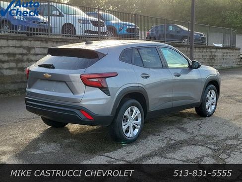 Used 2024 Chevrolet Trax LS FWD image 5