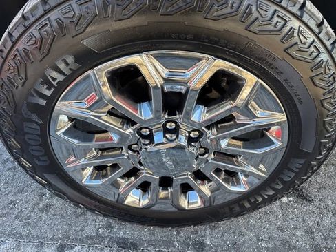 Used 2024 GMC Sierra 2500 Denali w/ Denali Reserve Package image 5