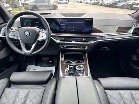 Used 2026 BMW X7 xDrive40i AWD/4WD image 16