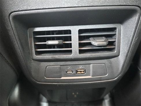 Used 2024 Chevrolet Colorado LT w/ LT Convenience Package III image 20