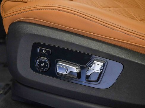 Certified 2024 BMW X7 xDrive40i w/ Premium Package image 24