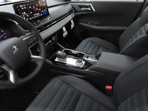 New 2026 Mitsubishi Outlander SE FWD image 21