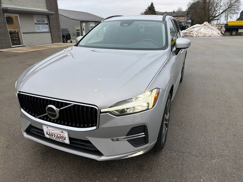 Used 2022 Volvo XC60 B5 Momentum w/ Climate Package image 14