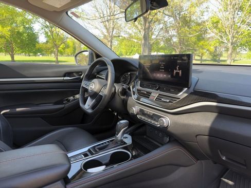 Used 2022 Nissan Altima 2.5 S FWD image 25