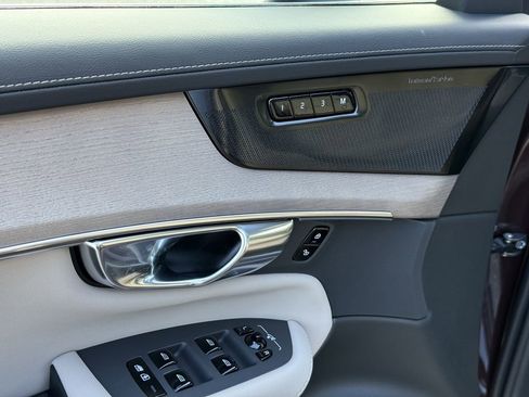 New 2026 Volvo XC90 B5 Ultra w/ Lounge Package image 17
