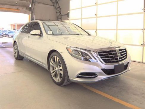 Used 2016 Mercedes-Benz S 550 Sedan image 2