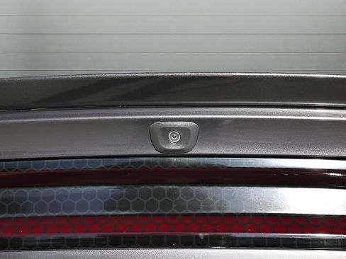 Used 2019 Dodge Charger R/T image 19