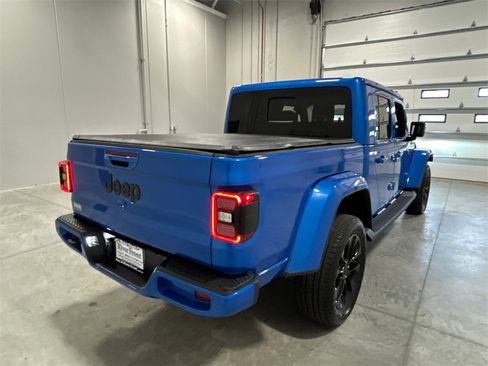 Used 2022 Jeep Gladiator Overland image 6