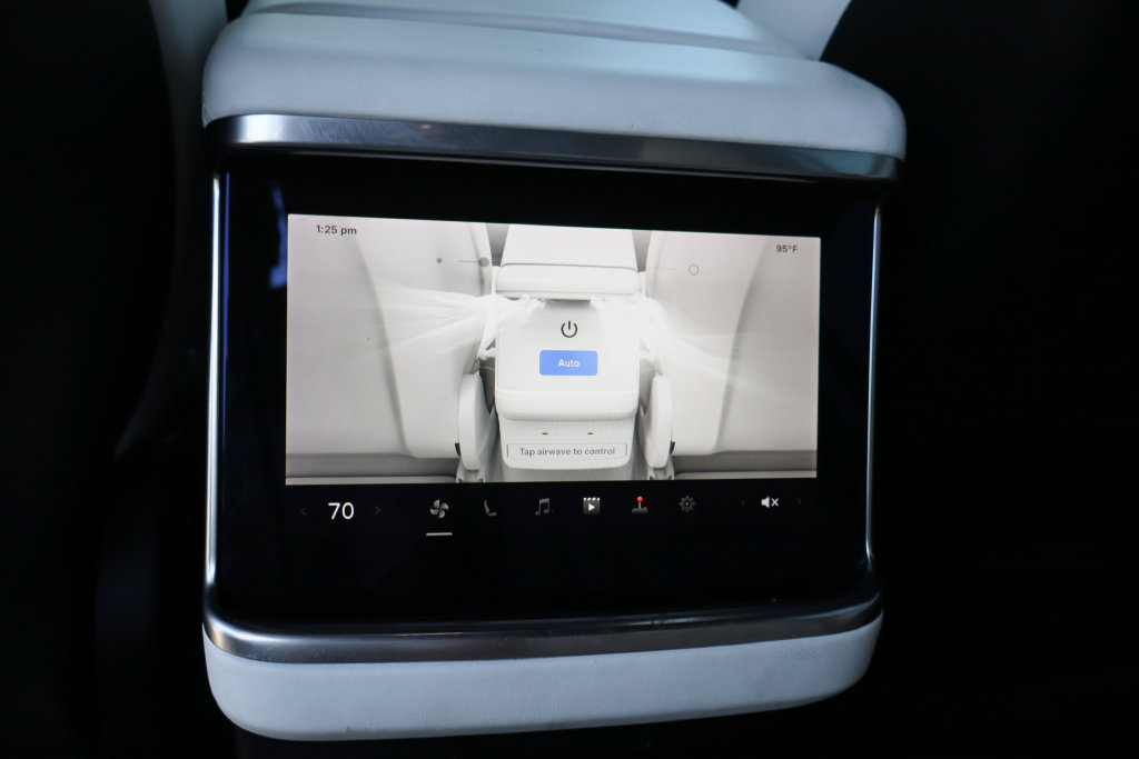 Used 2022 Tesla Model X AWD/4WD image 33