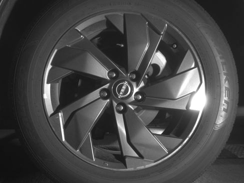 Used 2025 Nissan Rogue SV FWD image 14