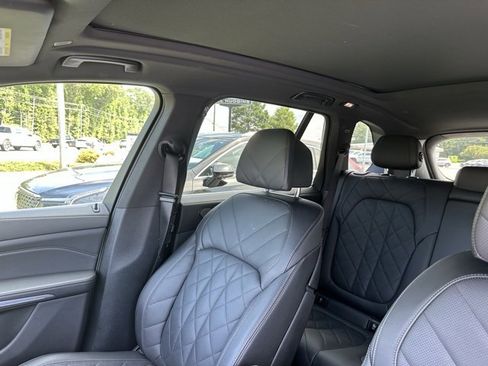 Used 2024 BMW X5 xDrive40i w/ Premium Package image 17