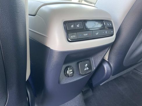 Used 2024 Hyundai Palisade Limited AWD/4WD image 23