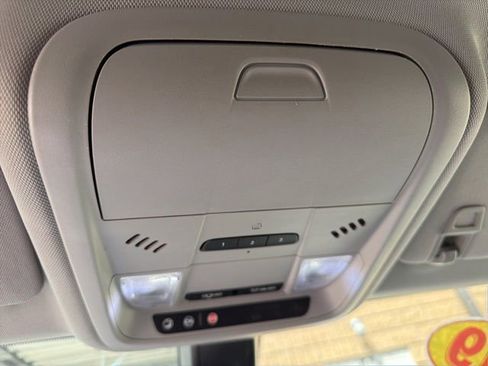 Used 2019 Chevrolet Equinox LT image 14