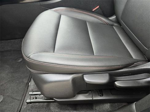 Certified 2024 Chevrolet Trax RS w/ Sunroof Package image 25