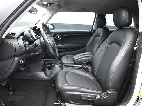 Used 2020 MINI Cooper 2-Door Hardtop FWD image 10