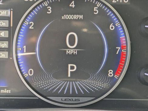 Used 2019 Lexus UX 200 w/ Premium Package FWD image 7