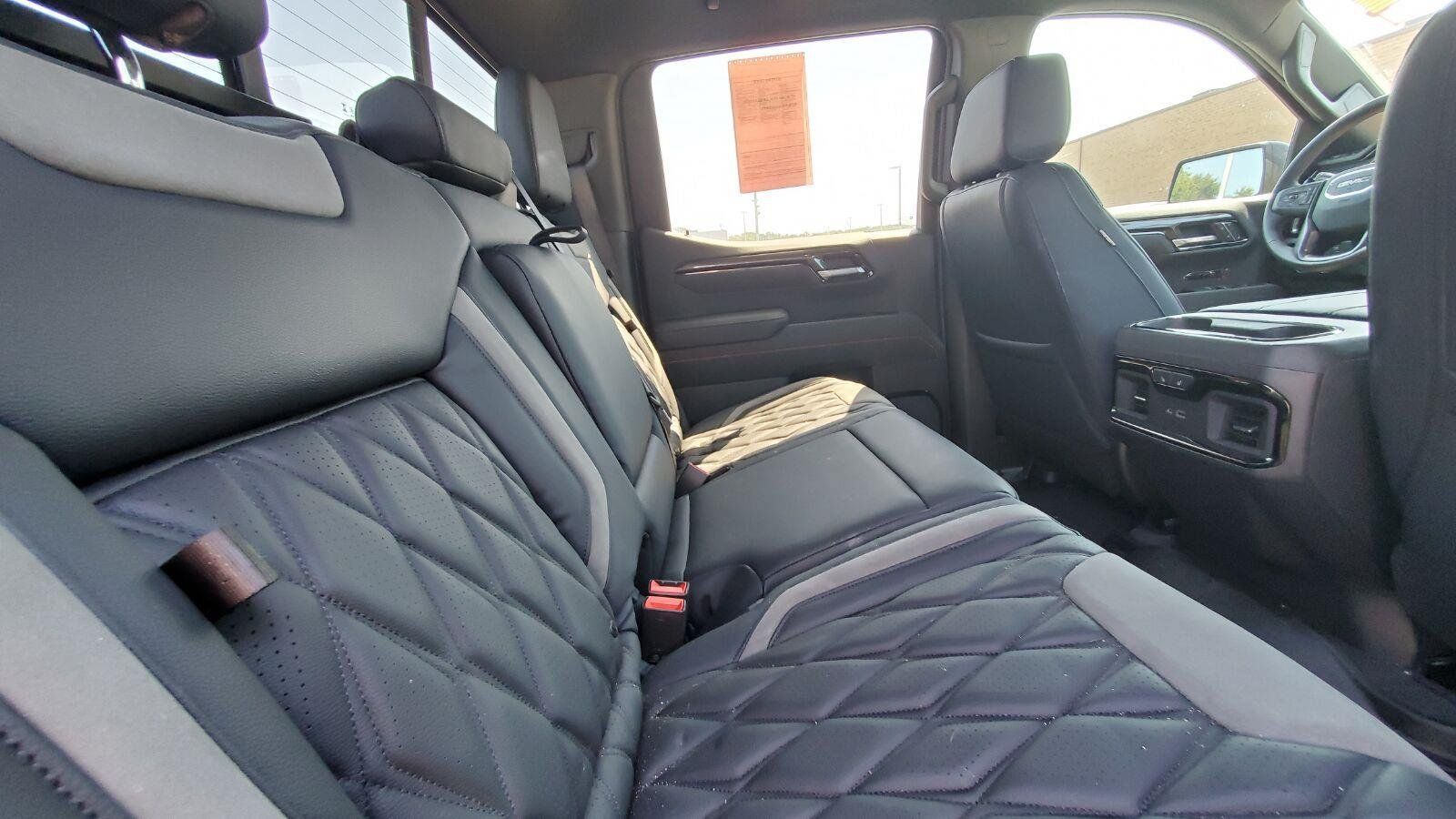 Used 2026 GMC Sierra 1500 AT4 w/ AT4 Premium Package AWD/4WD image 6