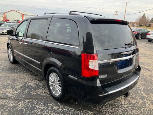 Used 2013 Chrysler Town & Country Limited w/ Trailer Tow Group image 5