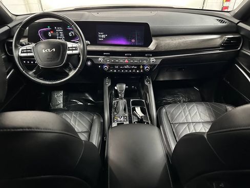 Used 2025 Kia Telluride AWD image 26
