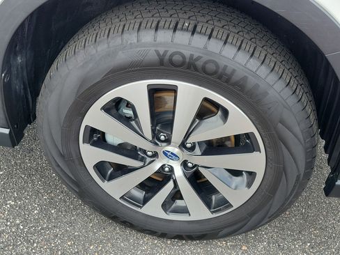Certified 2021 Subaru Outback Limited AWD/4WD image 8