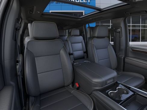 New 2026 Chevrolet Suburban Premier AWD/4WD image 17