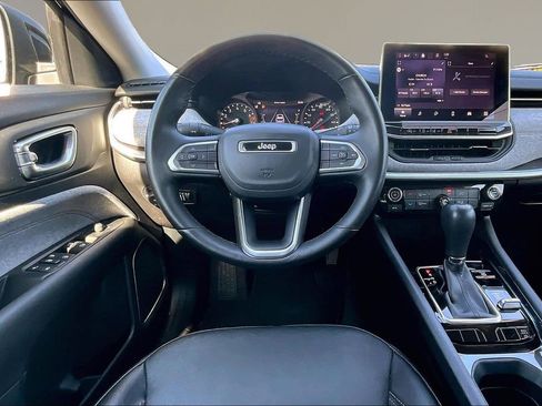 Used 2022 Jeep Compass Latitude image 8