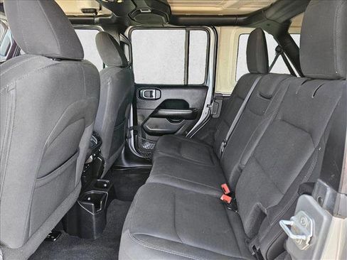 Used 2019 Jeep Wrangler Unlimited Sahara AWD/4WD image 22