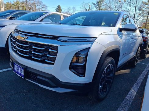 New 2026 Chevrolet Equinox LT image 3