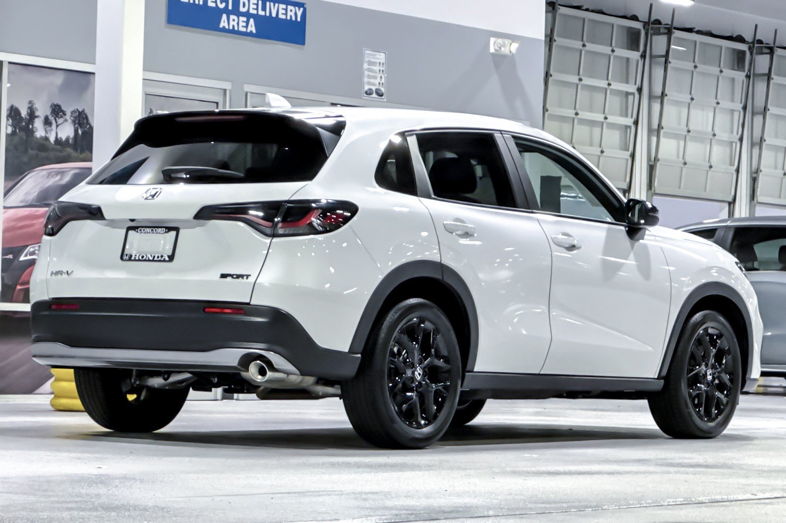 Used 2025 Honda HR-V Sport image 9