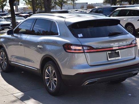 Used 2022 Lincoln Nautilus FWD w/ Premium Package image 10