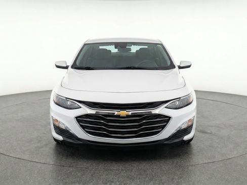 Used 2024 Chevrolet Malibu LT FWD image 2