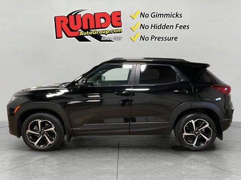 Used 2023 Chevrolet TrailBlazer RS w/ Sun and Liftgate Package image 3