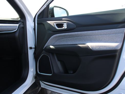 New 2026 Jeep Compass Latitude image 29