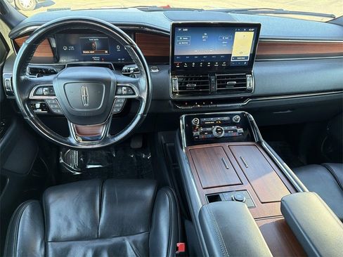 Used 2023 Lincoln Navigator L Reserve image 7