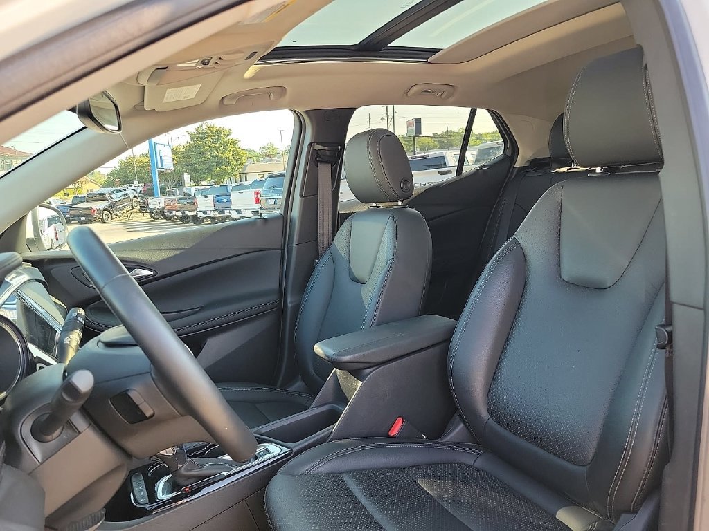 Used 2022 Buick Encore GX Essence w/ Experience Buick Package AWD/4WD image 12