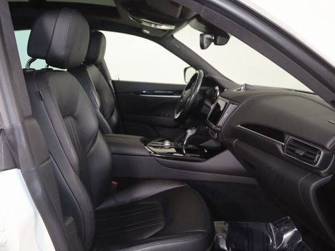 Used 2022 Maserati Levante Modena image 14