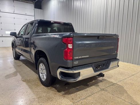 Used 2021 Chevrolet Silverado 1500 LT image 3