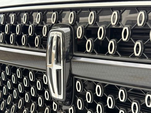 New 2026 Lincoln Navigator L Premier image 14