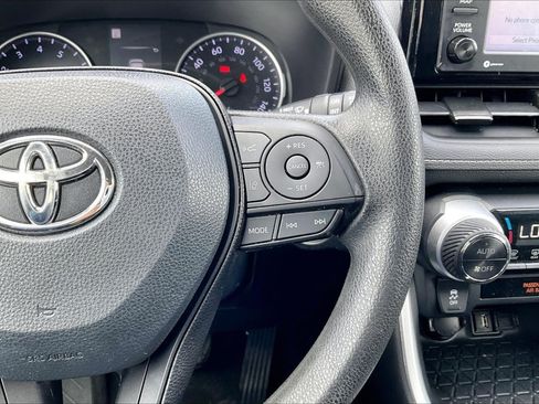 Used 2020 Toyota RAV4 XLE w/ All Weather Liner Package FWD image 19