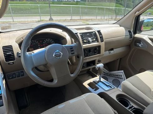 Used 2007 Nissan Frontier SE w/ SE Value Truck Pkg AWD/4WD image 12