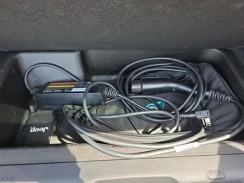 Used 2023 Jeep Wrangler Unlimited Sahara w/ Cold Weather Group image 18