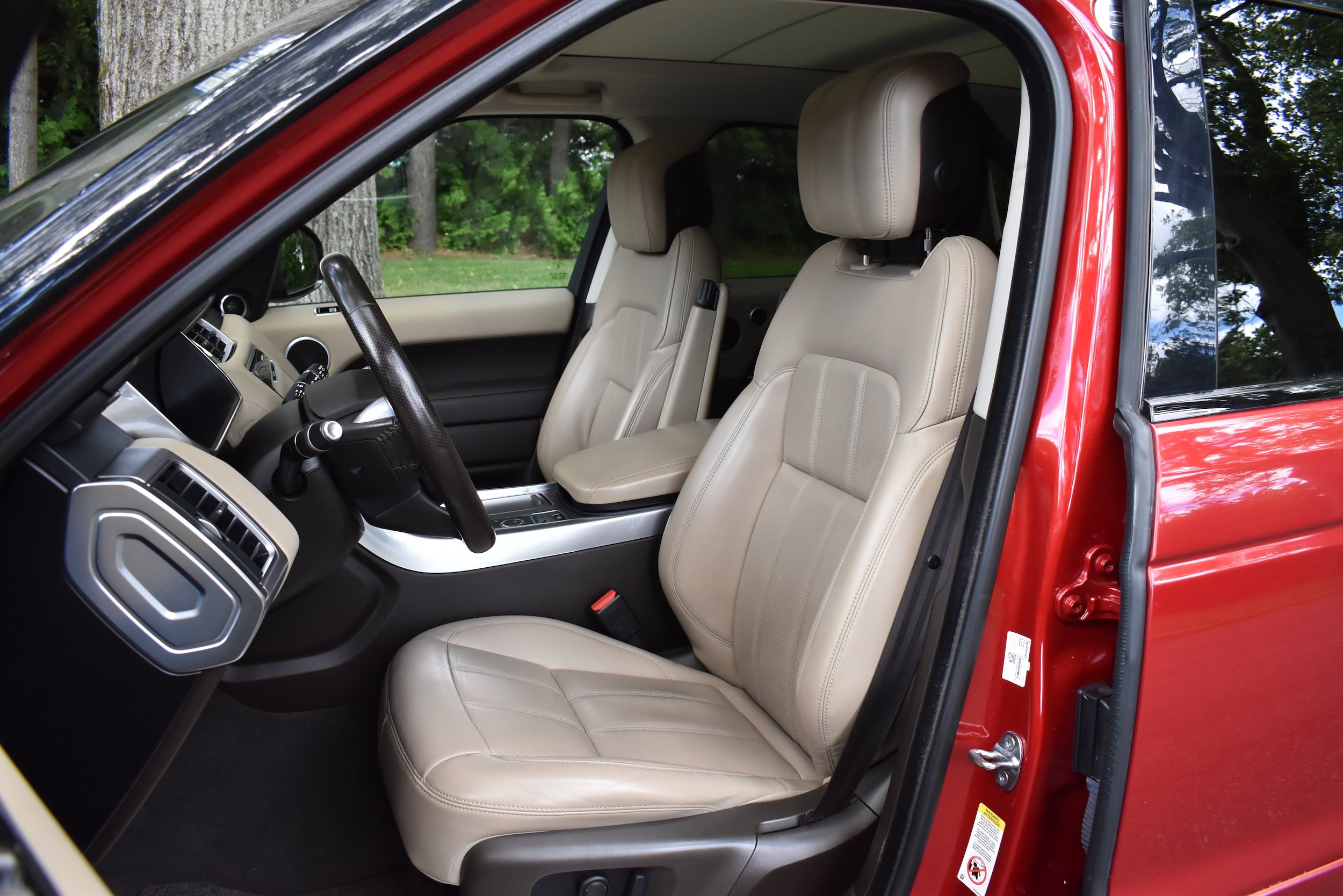 Used 2019 Land Rover Range Rover Sport HSE AWD/4WD image 22
