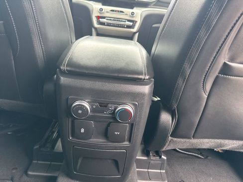 Used 2022 Ford Explorer XLT w/ Equipment Group 202A image 22
