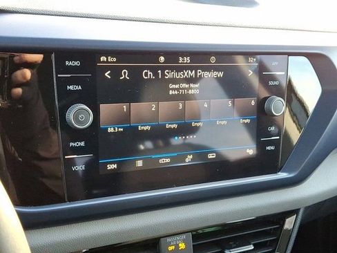 Certified 2022 Volkswagen Taos SE image 21