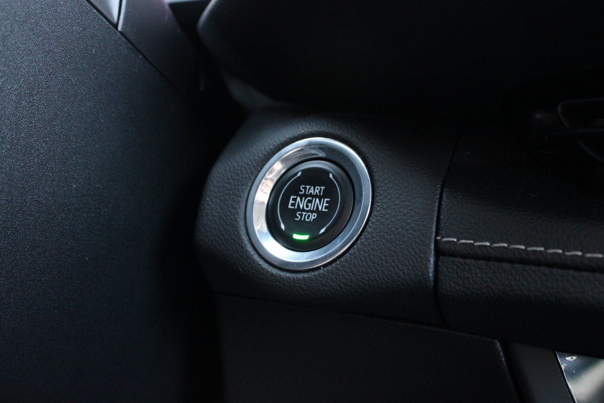 Used 2023 Buick Envision Essence FWD image 37
