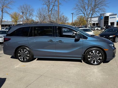 Certified 2025 Honda Odyssey Elite image 4