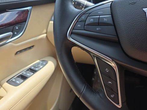 Used 2017 Cadillac XT5 Premium Luxury w/ LPO, Wheel Lock Package AWD/4WD image 17